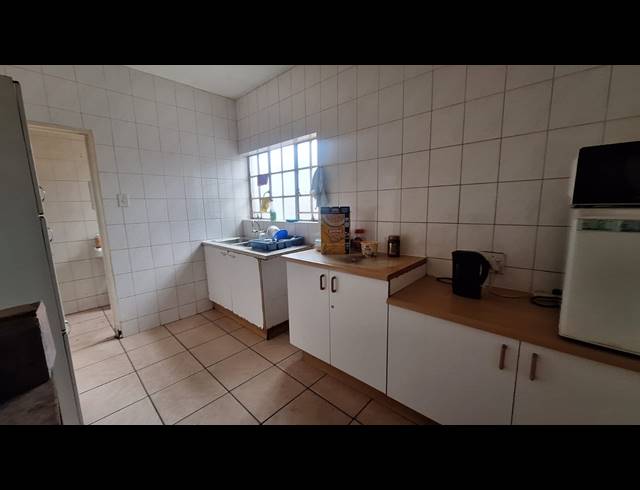 279M² MINI FACTORY FOR SALE IN MAYBERRY PARK